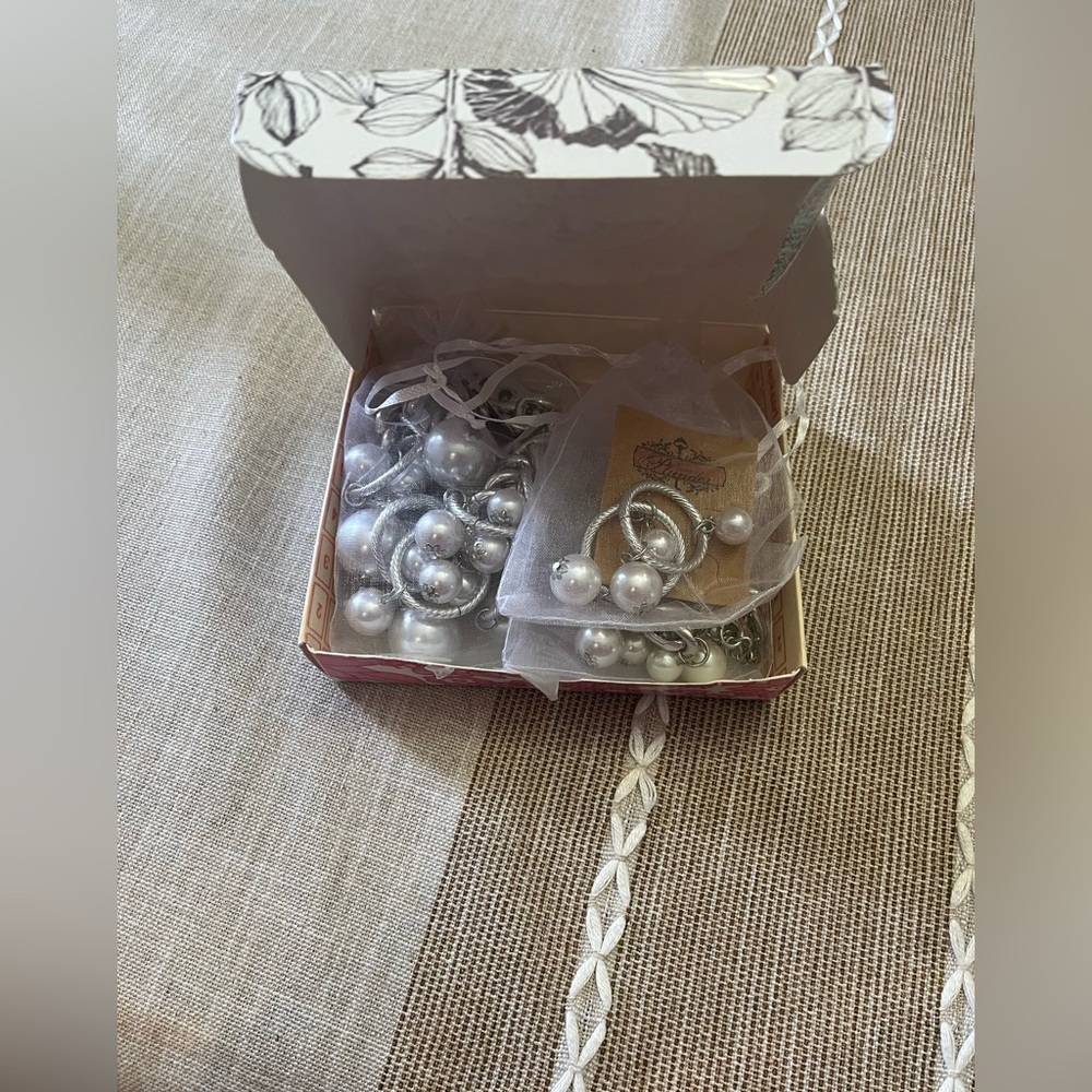 Plunder Set/Silver Necklace, Bracelet, Earrings with Pearl Accents - Picture 5 of 6